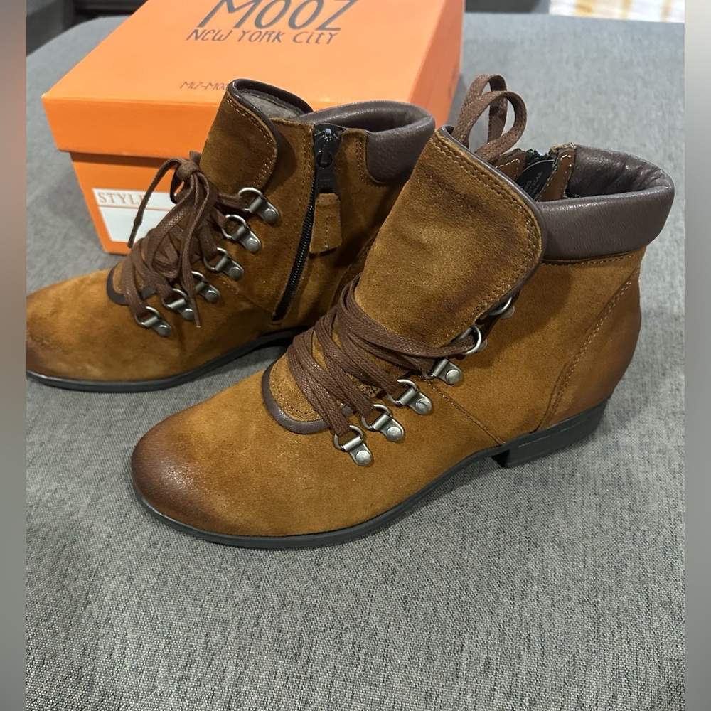 NWB Miz Mooz Steffy Lace-Up Ankle Boots
